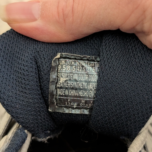 White, Black, Navy Skechers Men's Size 9.5 SN50127 EWW color WNV w Arch Support - Picture 10 of 17